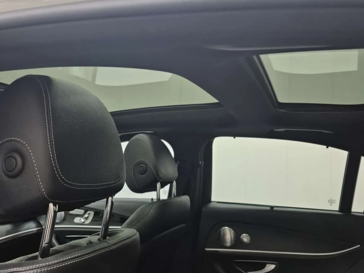 Mercedes-Benz E 300 * CARFAX * ЦЕНА ДО БГ, снимка 12 - Автомобили и джипове - 53997642