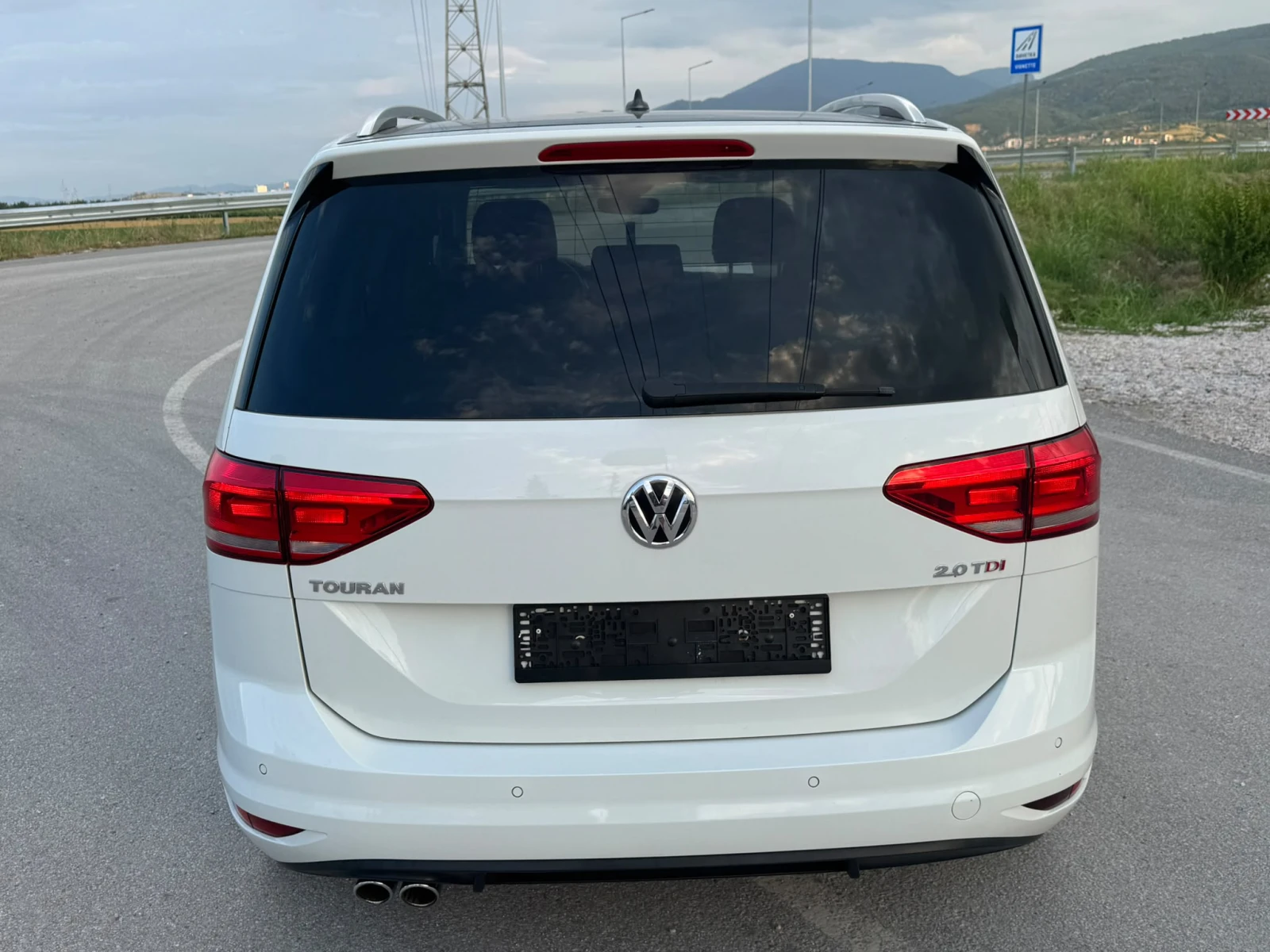 VW Touran 2.0TDI 190к.с. HIGHLINE::DSG::LED, снимка 5 - Автомобили и джипове - 54016870