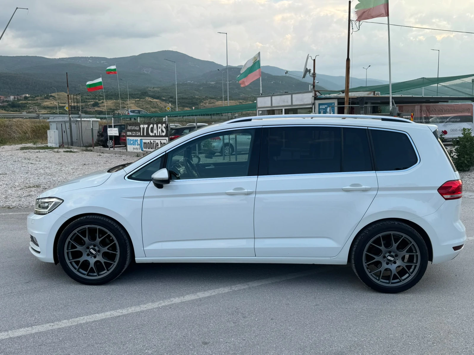 VW Touran 2.0TDI 190к.с. HIGHLINE::DSG::LED, снимка 7 - Автомобили и джипове - 54016870
