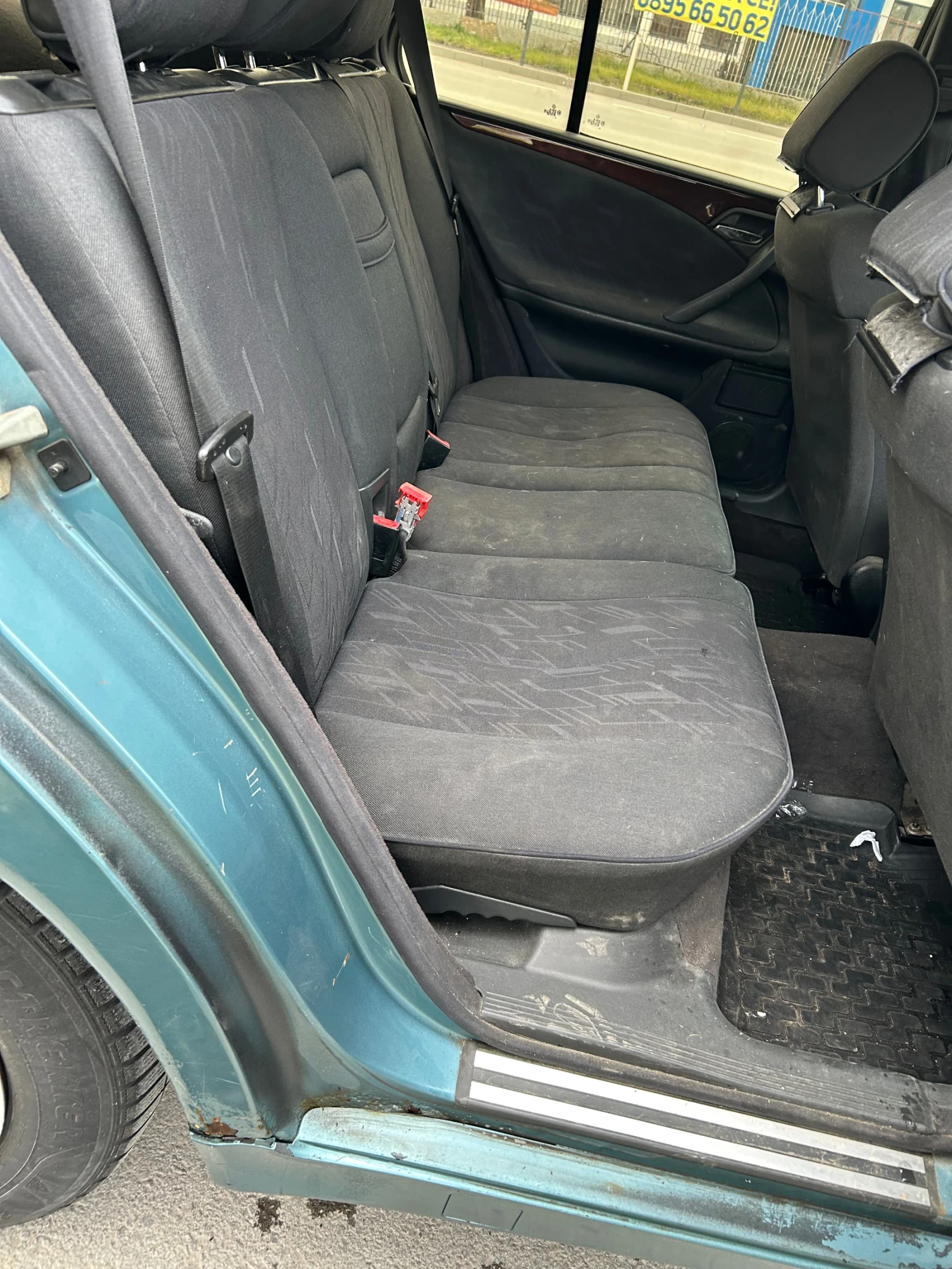 Mercedes-Benz E 220, снимка 9 - Автомобили и джипове - 54031749