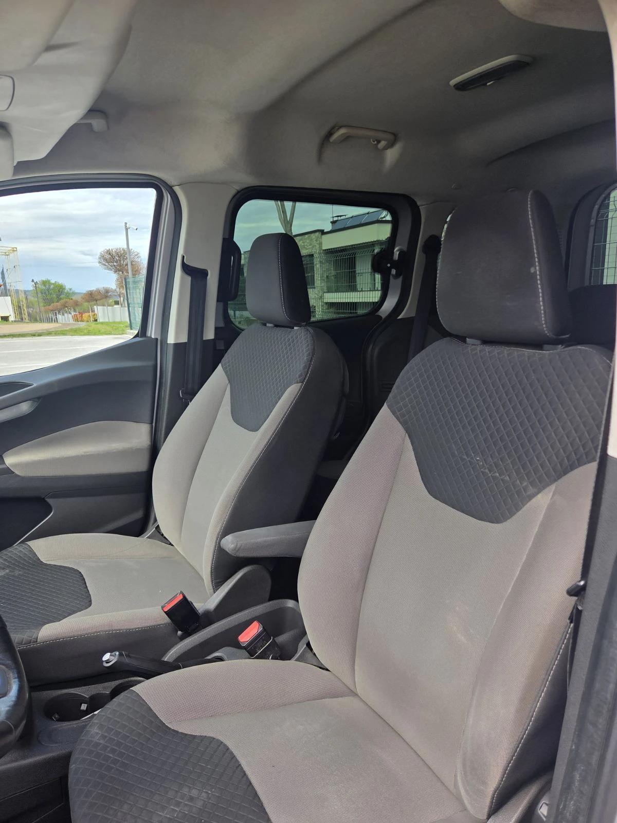 Ford Courier 1.5TDCi* Първи собственик, снимка 12 - Автомобили и джипове - 54093478