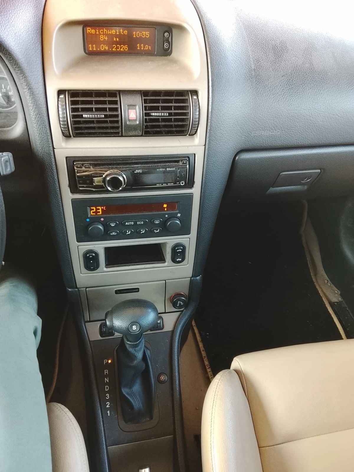 Opel Astra Автоматик, снимка 12 - Автомобили и джипове - 54170104