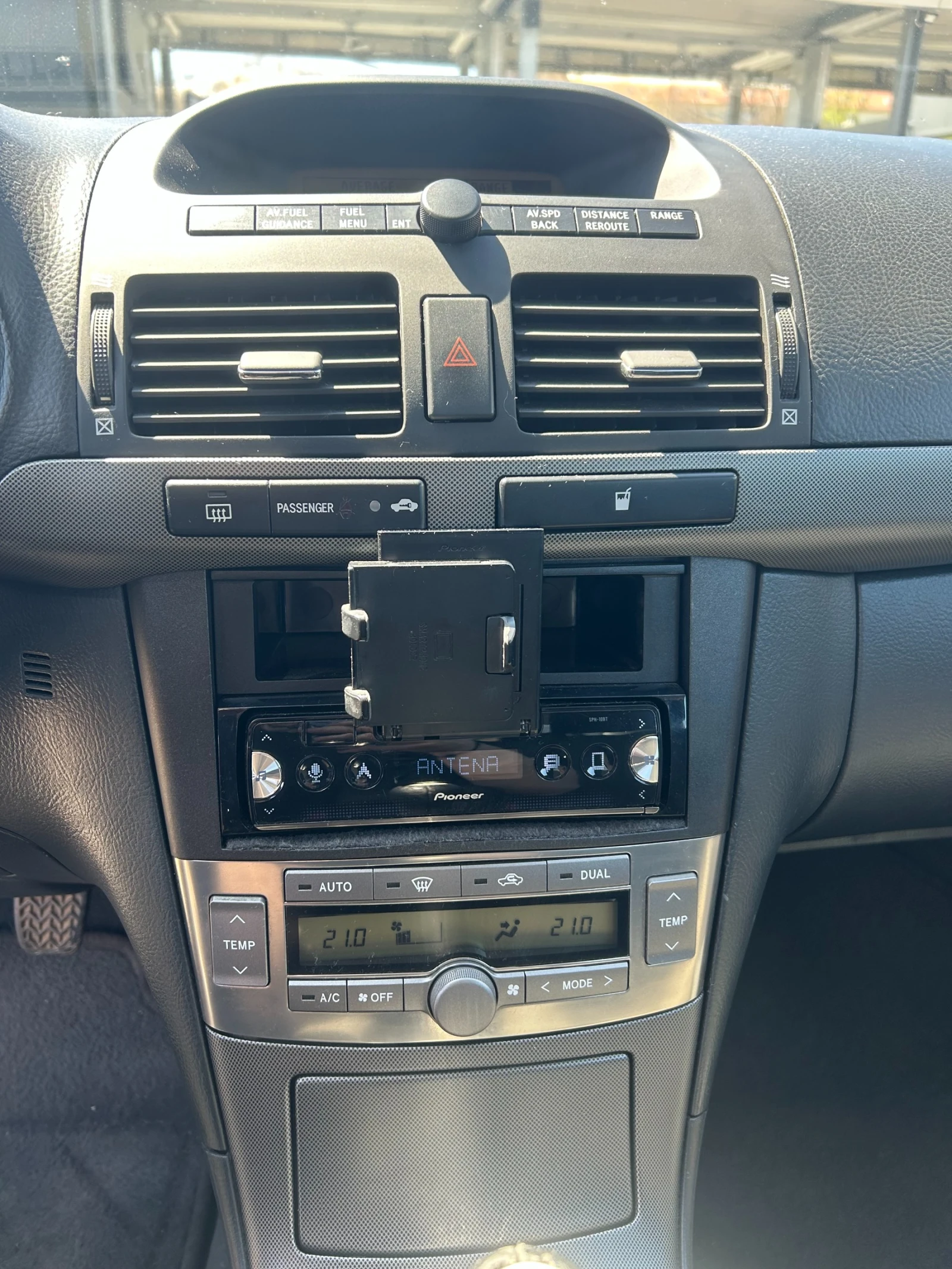 Toyota Avensis T25, снимка 8 - Автомобили и джипове - 54333266