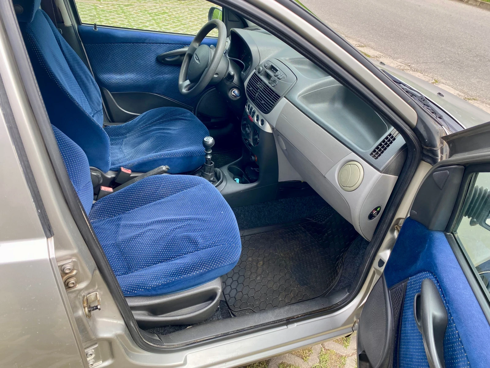 Fiat Punto Punto ELX 1.2 80 LPG, снимка 8 - Автомобили и джипове - 54358379