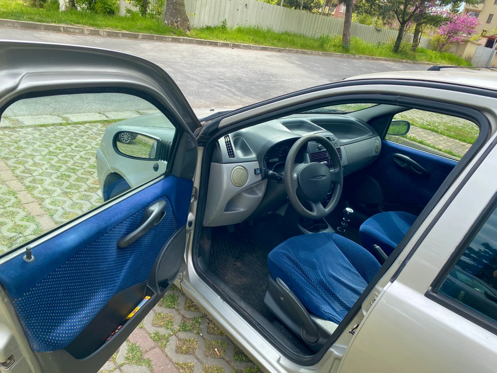 Fiat Punto Punto ELX 1.2 80 LPG, снимка 5 - Автомобили и джипове - 54358379