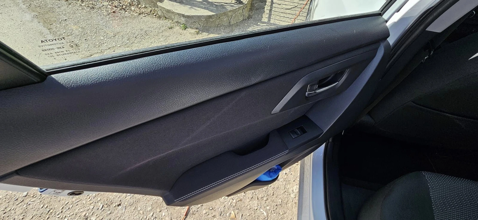 Toyota Auris 1.33, снимка 7 - Автомобили и джипове - 54589547