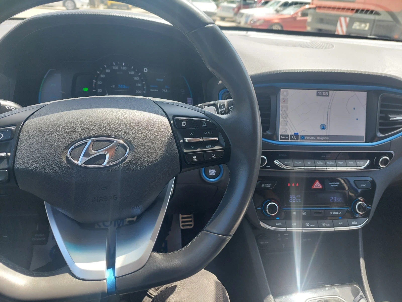 Hyundai Ioniq 1.6 Plug in HYBRID, снимка 11 - Автомобили и джипове - 54674052