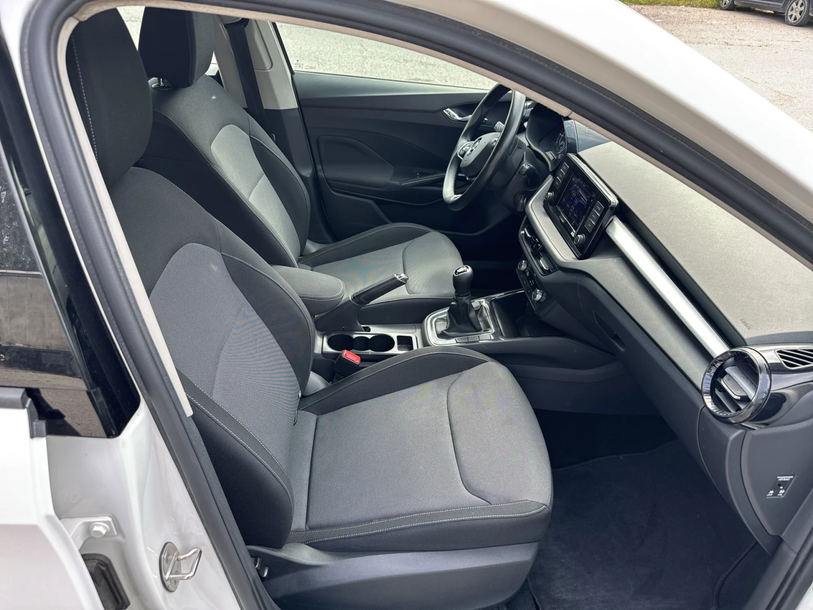Skoda Fabia .0 MPI / 48 kW / 65 к.с., 5M + LPG, снимка 7 - Автомобили и джипове - 54822840