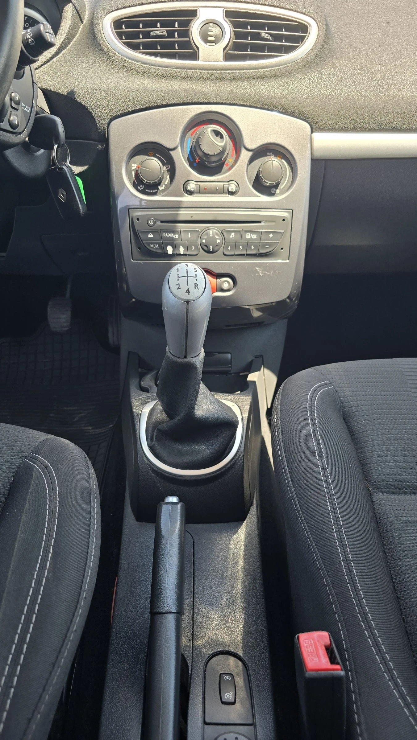 Renault Clio 1.2 16V 75 �.� | Mobile.bg � ����������� 7