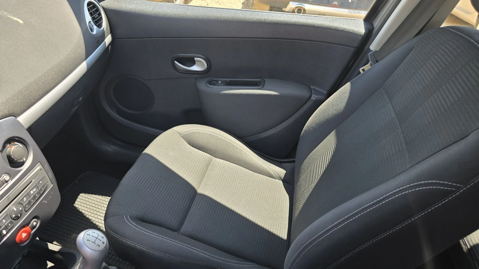 Renault Clio 1.2 16V 75 �.� | Mobile.bg � ����������� 10