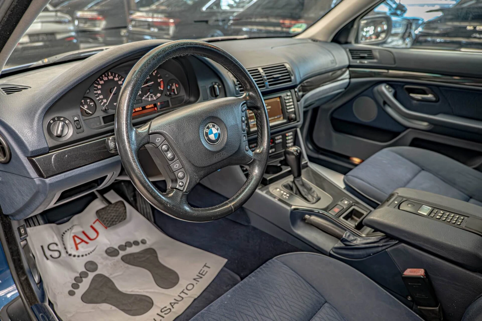 BMW 525 i/Business packet/PDC/Xenon/Rain Sensor/Isofix/, снимка 8 - Автомобили и джипове - 55073354