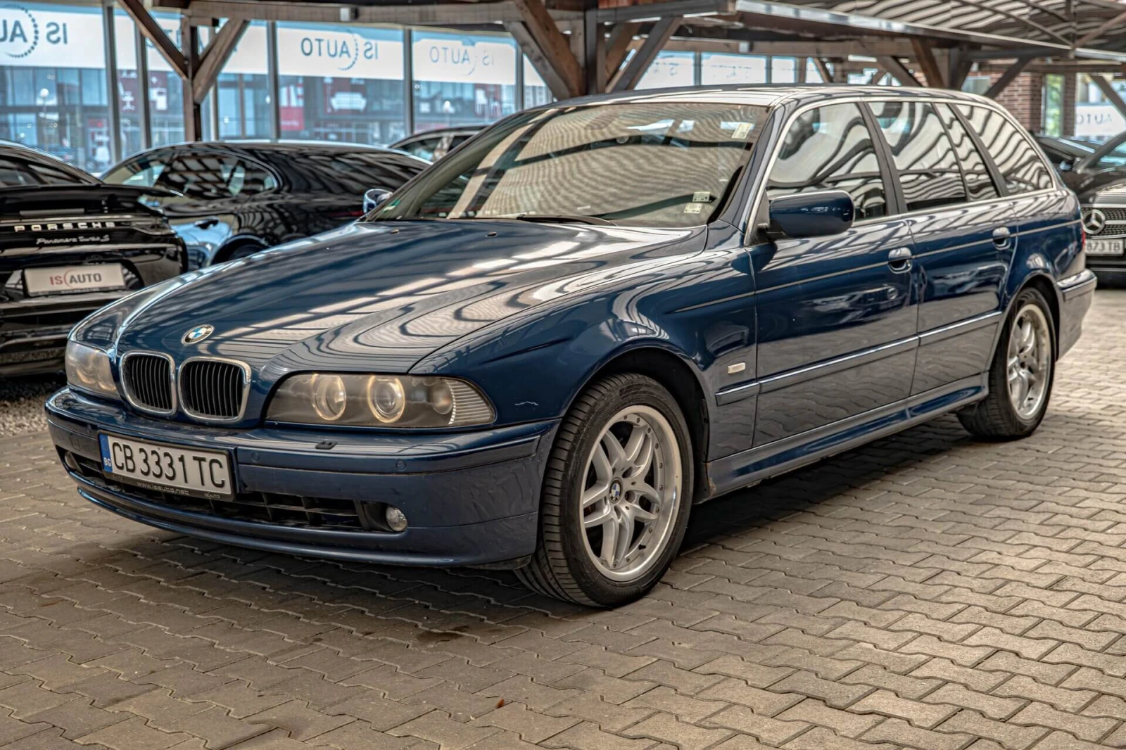 BMW 525 i/Business packet/PDC/Xenon/Rain Sensor/Isofix/, снимка 3 - Автомобили и джипове - 55073354
