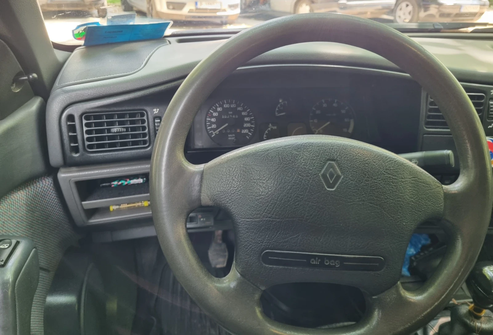 Renault 19 1.4 Климатик, Газова уредба, снимка 13 - Автомобили и джипове - 55147487
