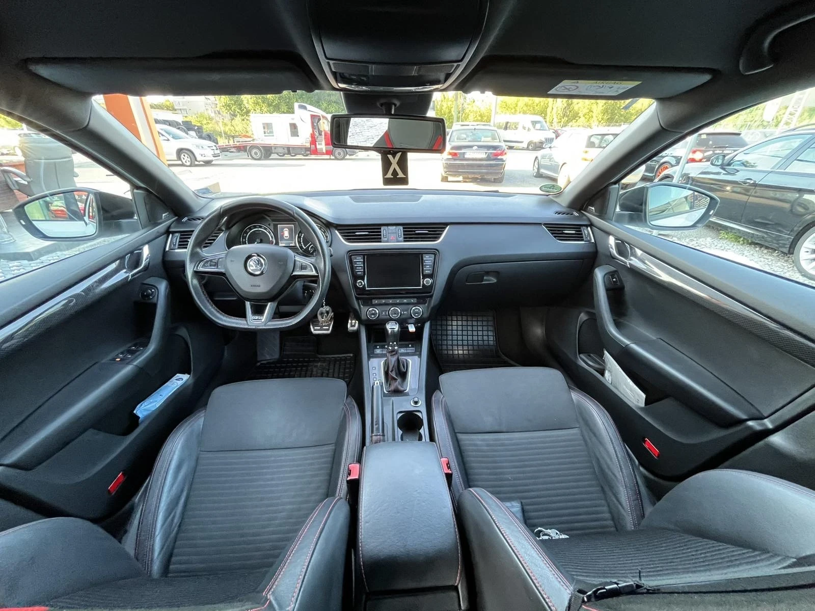 Skoda Octavia 2.0 TDI VRS, снимка 10 - Автомобили и джипове - 55905326