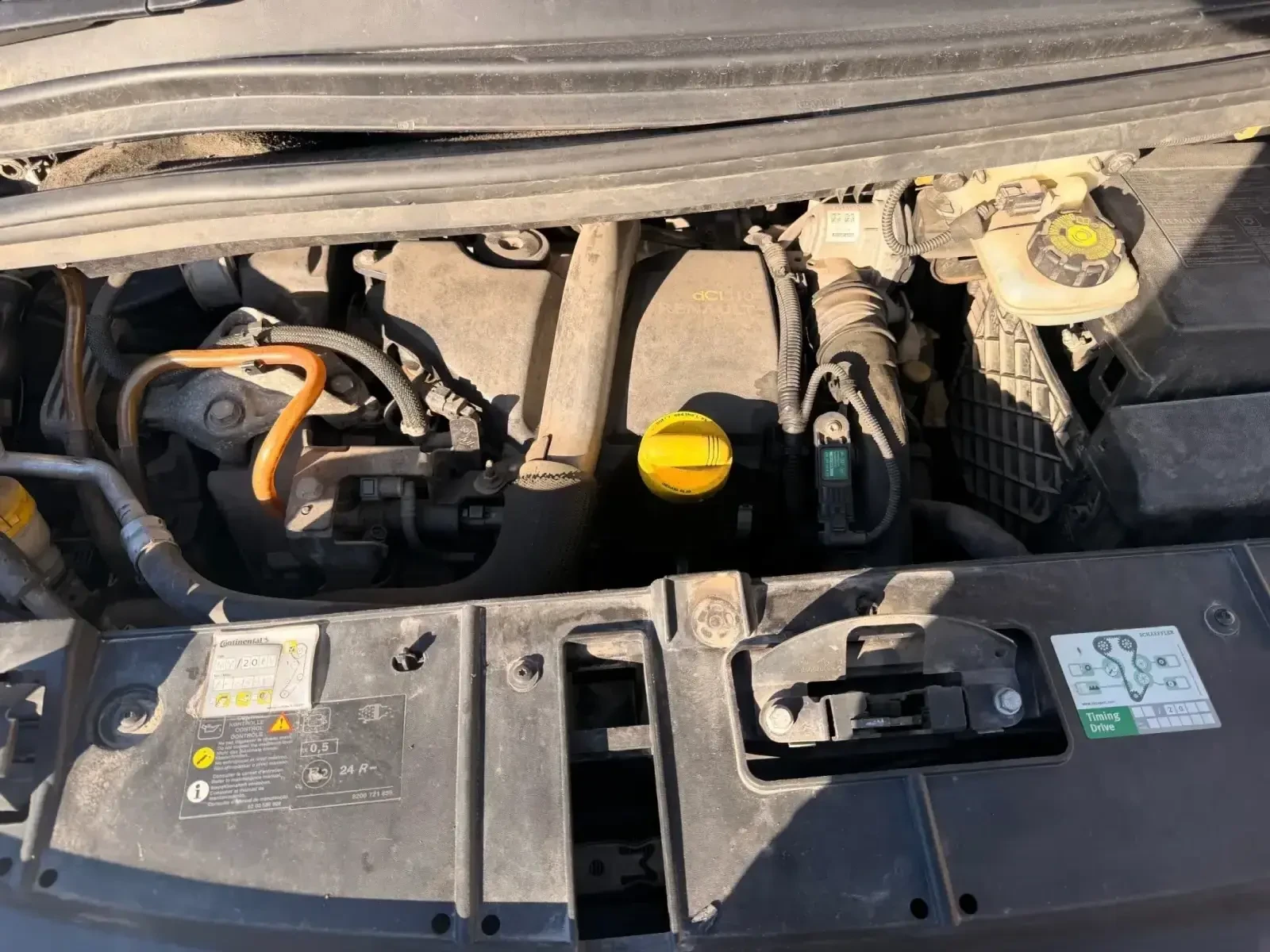 Renault Scenic 1.5DCI, снимка 10 - Автомобили и джипове - 56304538