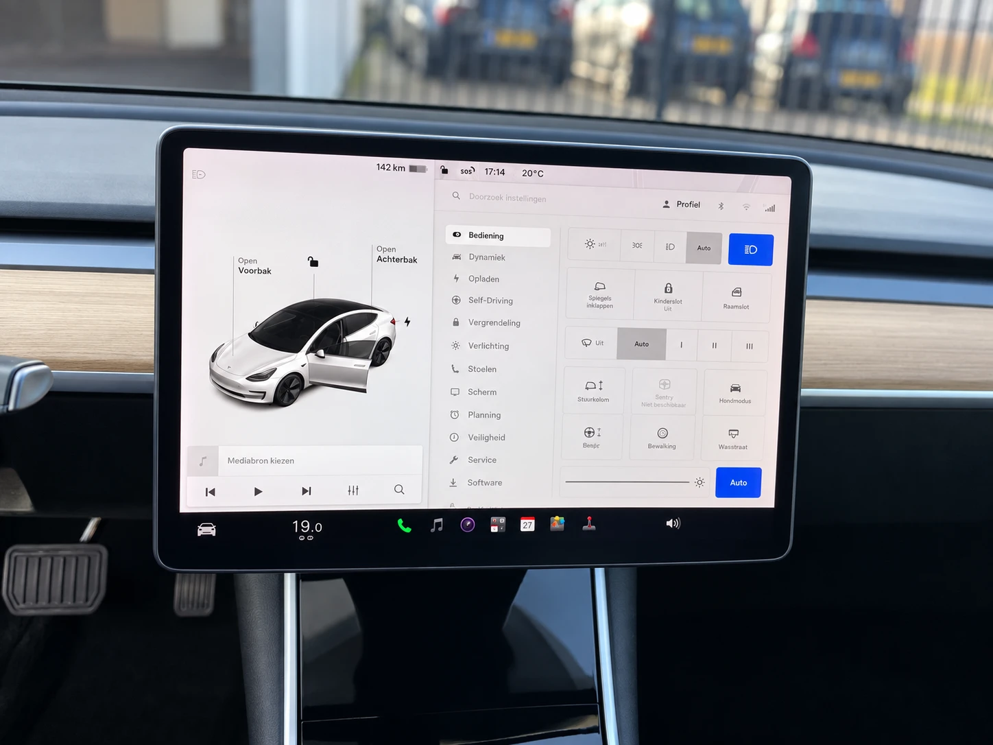 Tesla Model 3 SR+ | AUTOPILOT | 306 к.с. | 2 ключа | ЛИЗИНГ, снимка 8 - Автомобили и джипове - 56387649