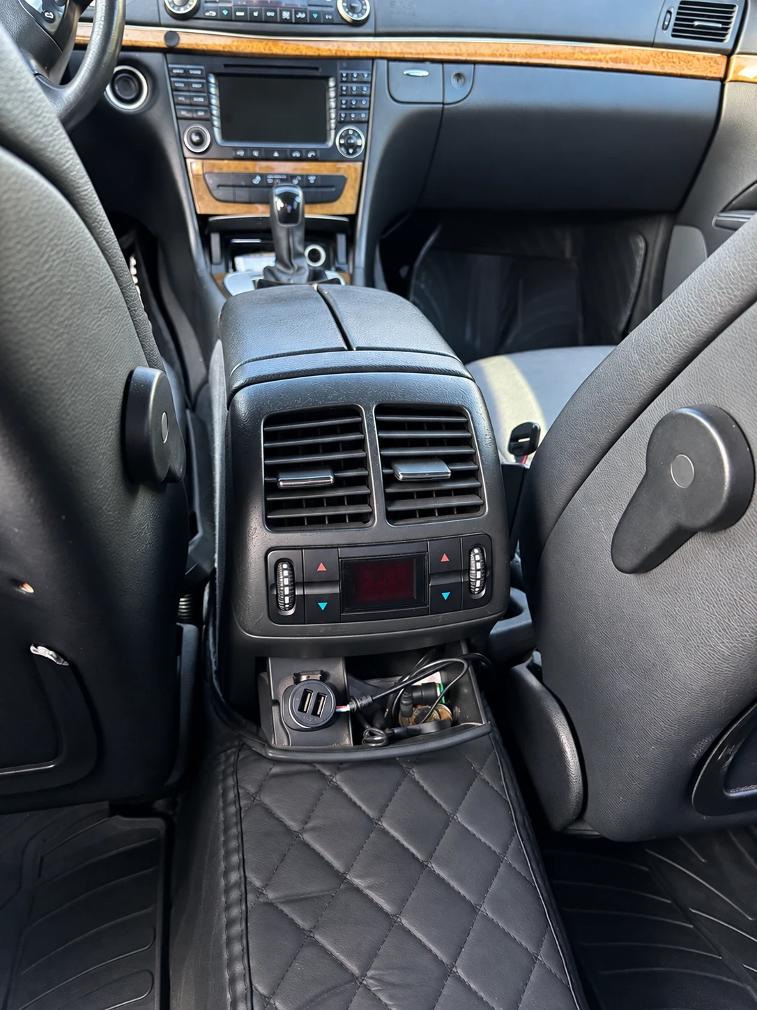 Mercedes-Benz E 320, снимка 4 - Автомобили и джипове - 56447744