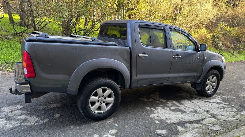 Toyota Hilux 3.0d D4-D 4X4 , снимка 3 - Автомобили и джипове - 52748020