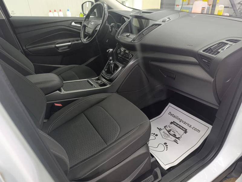 Ford Kuga 1.5 SCTi 2WD, снимка 10 - Автомобили и джипове - 52909676