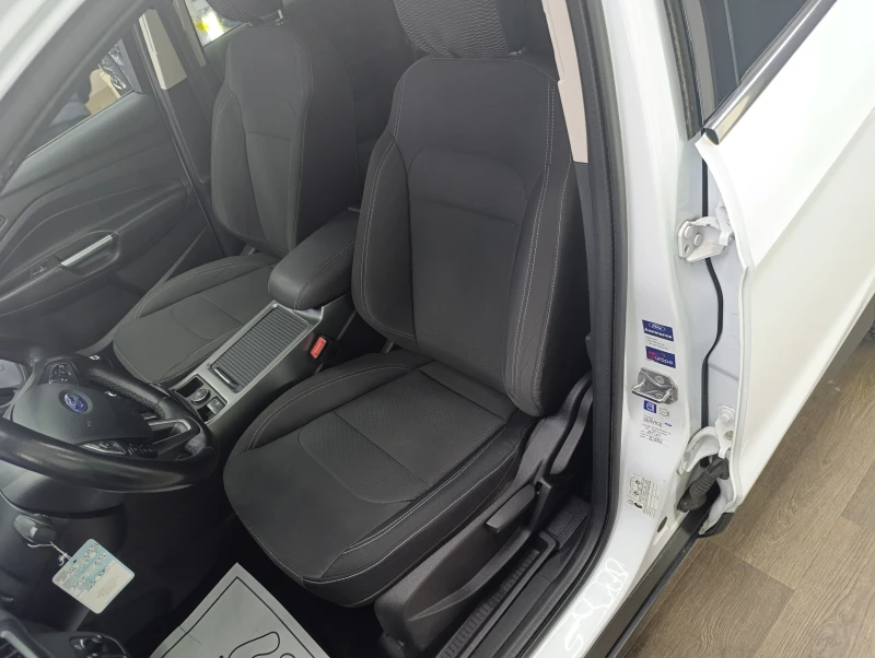 Ford Kuga 1.5 SCTi 2WD, снимка 7 - Автомобили и джипове - 52909676