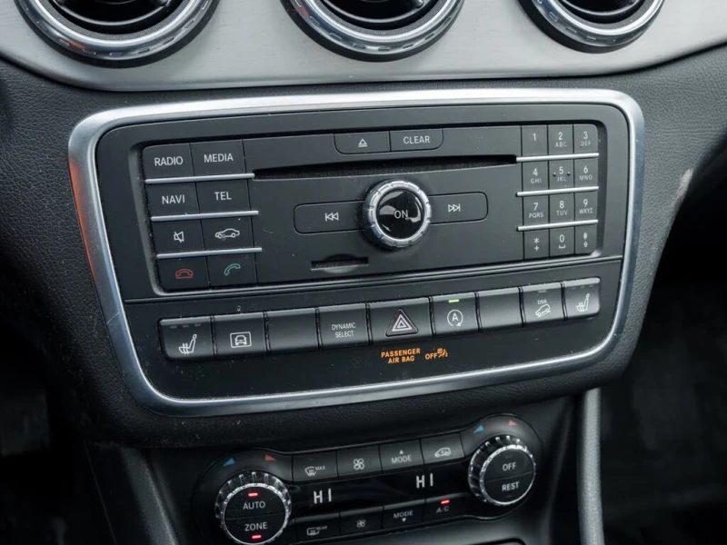 Mercedes-Benz GLA 250 4MATIC, снимка 11 - Автомобили и джипове - 53232754