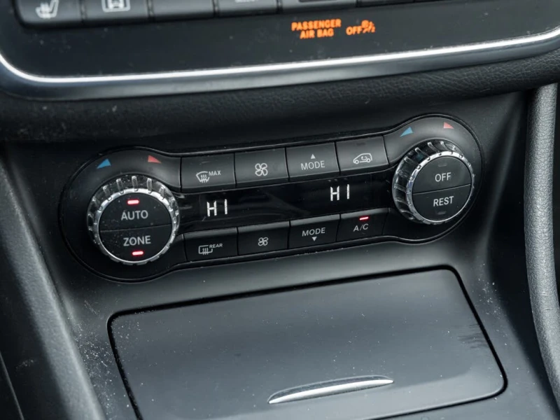 Mercedes-Benz GLA 250 4MATIC, снимка 17 - Автомобили и джипове - 53232754