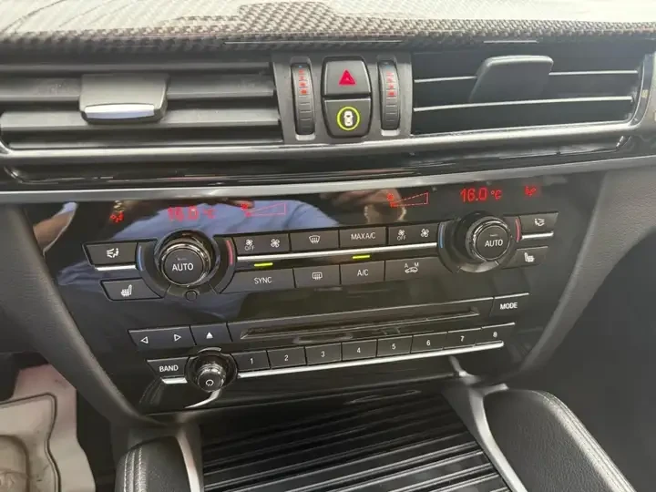 BMW X6 XDRIVE35I * M SPORT * CARBON FIBER * HUD * CARFAX, снимка 16 - Автомобили и джипове - 54905084