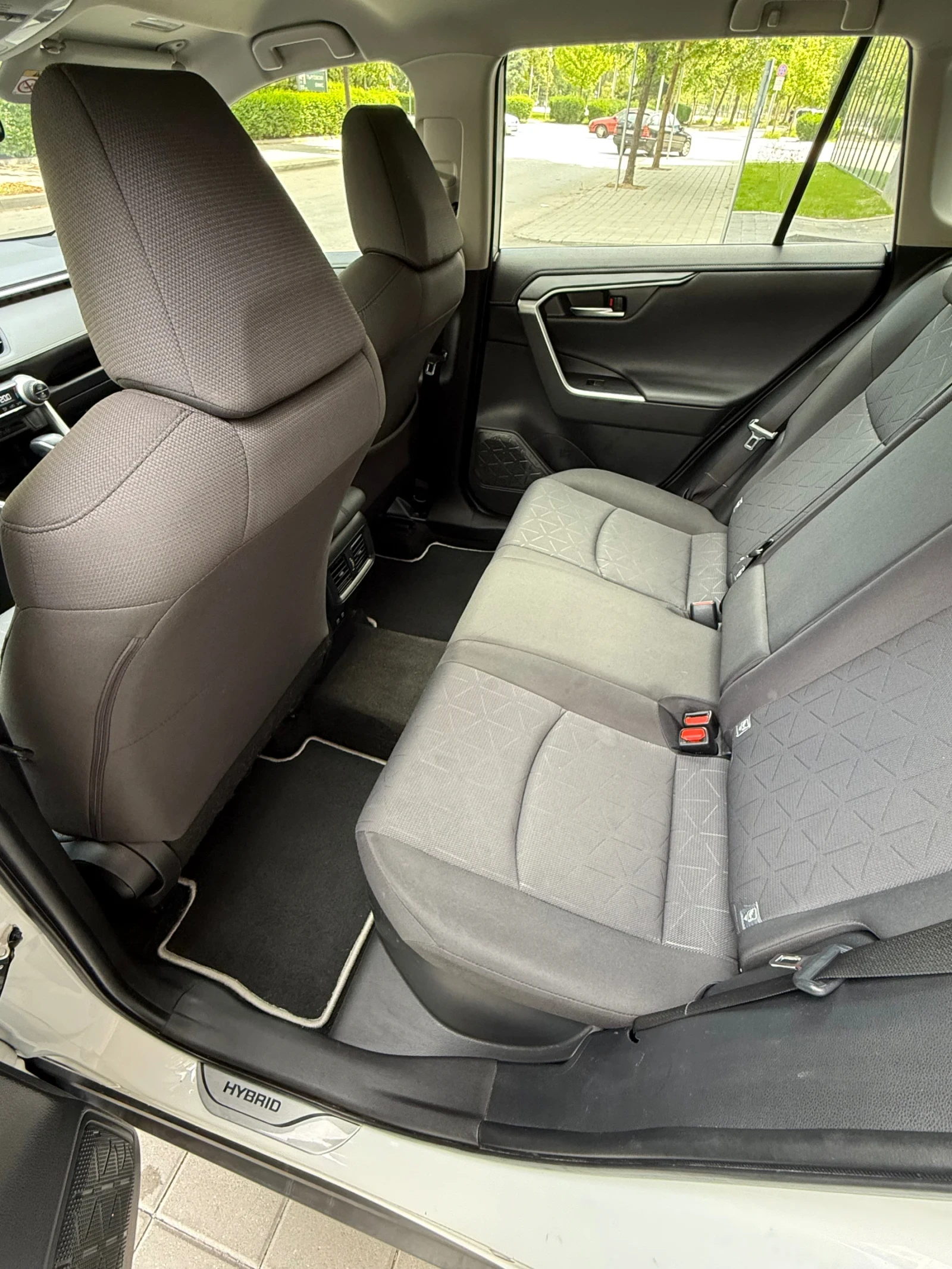 Toyota Rav4 2.5 Hybrid 4Х4 222к 182000км Реални - изображение 10