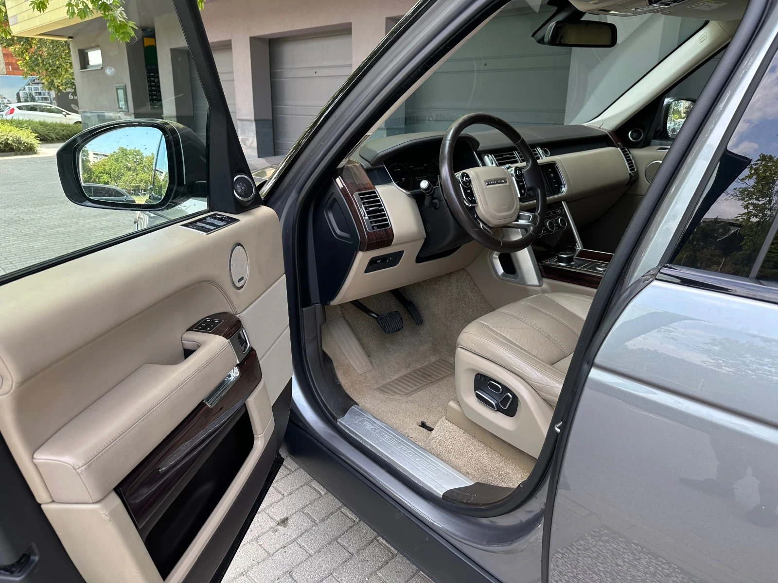 Land Rover Range rover VOGUE/ПОДГРЕВ/ОБДУХВАНЕ/ВАКУУМ/ПАНОРАМА/MERIDIAN/ - изображение 9