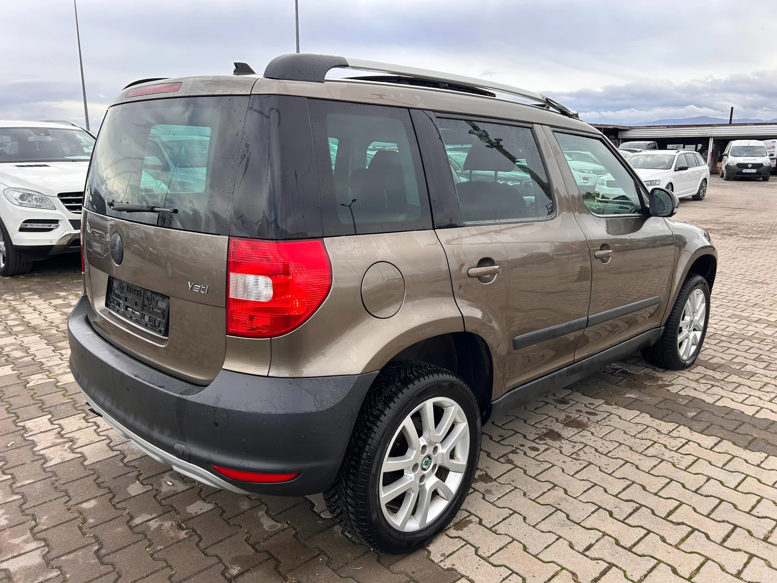 Skoda Yeti 2.0TDI 4X4 AVTOMAT/PANORAMA/NAVI EURO 5 - изображение 6