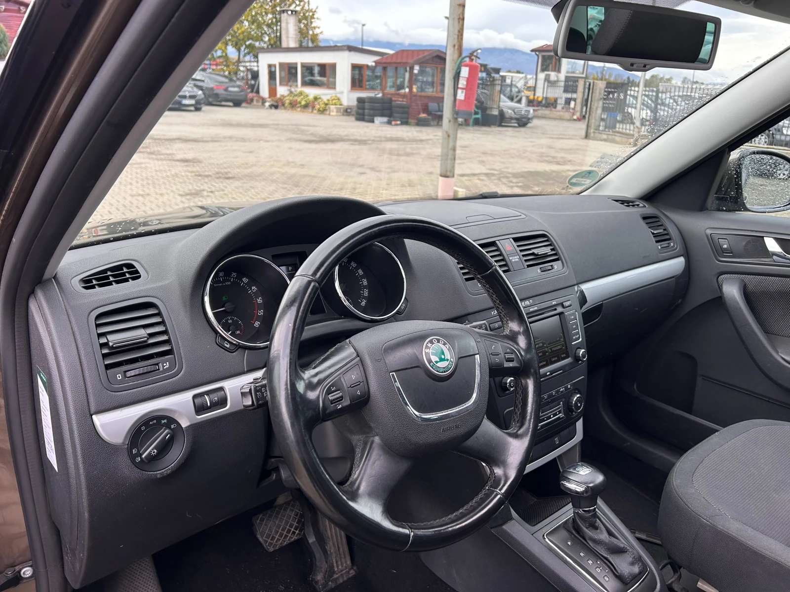 Skoda Yeti 2.0TDI 4X4 AVTOMAT/PANORAMA/NAVI EURO 5 | Mobile.bg   13