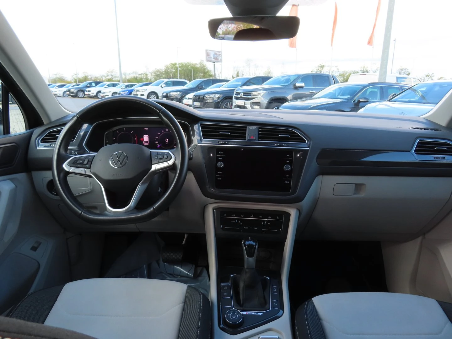 VW Tiguan Elegance 2.0 TDI SCR 4MOTION DSG - изображение 5