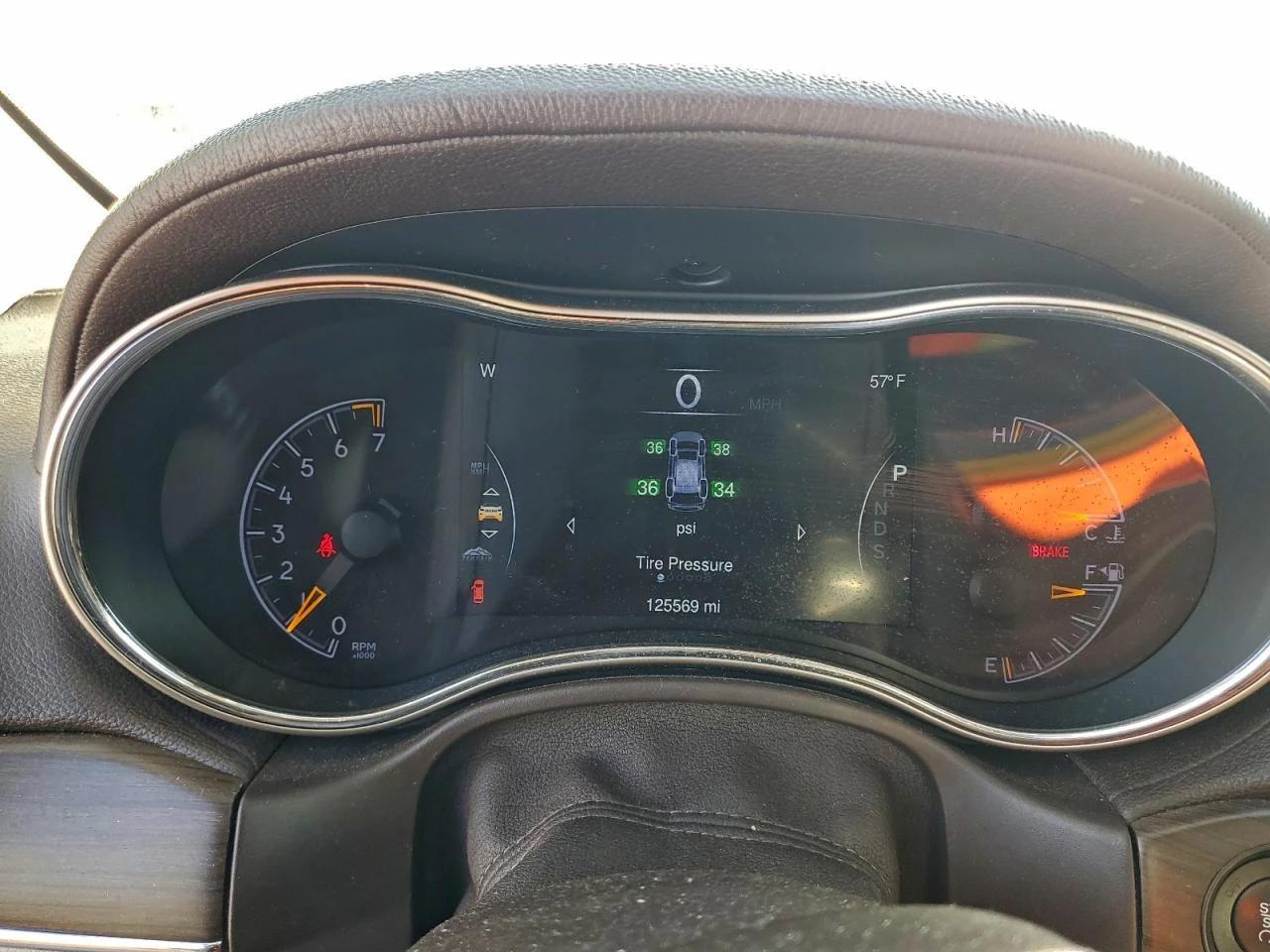 Jeep Grand cherokee Overland / 3.6 V6 / 4x4 / Кожа / ОБДУХВ. / - изображение 9