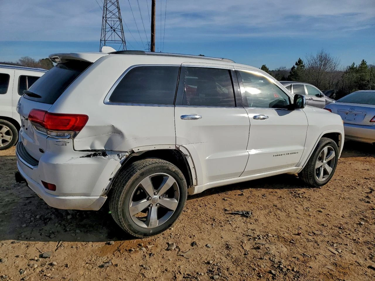 Jeep Grand cherokee Overland / 3.6 V6 / 4x4 / Кожа / ОБДУХВ. / - изображение 4