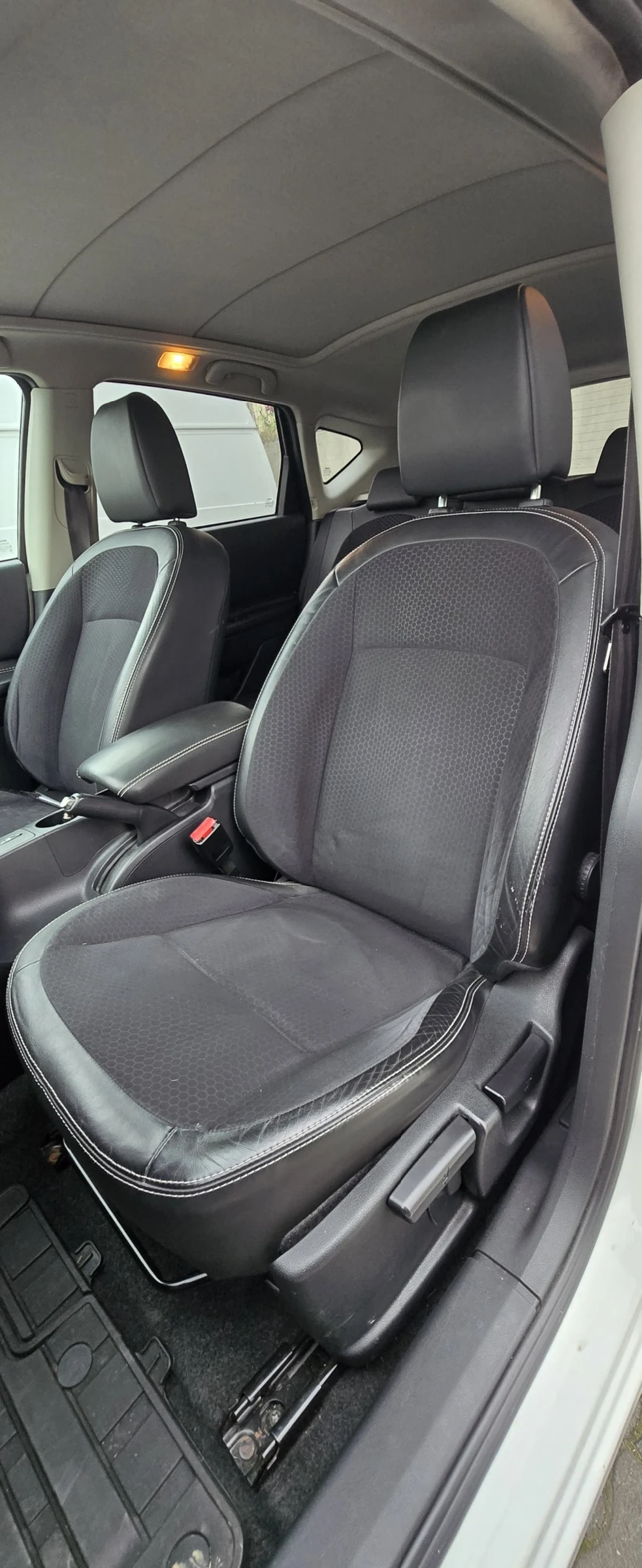 Nissan Qashqai   1.6dci /131к.с 4Х4/НАВИГАЦИЯ/360 КАМЕРА-/ПАН0РАМ, снимка 9 - Автомобили и джипове - 54103888