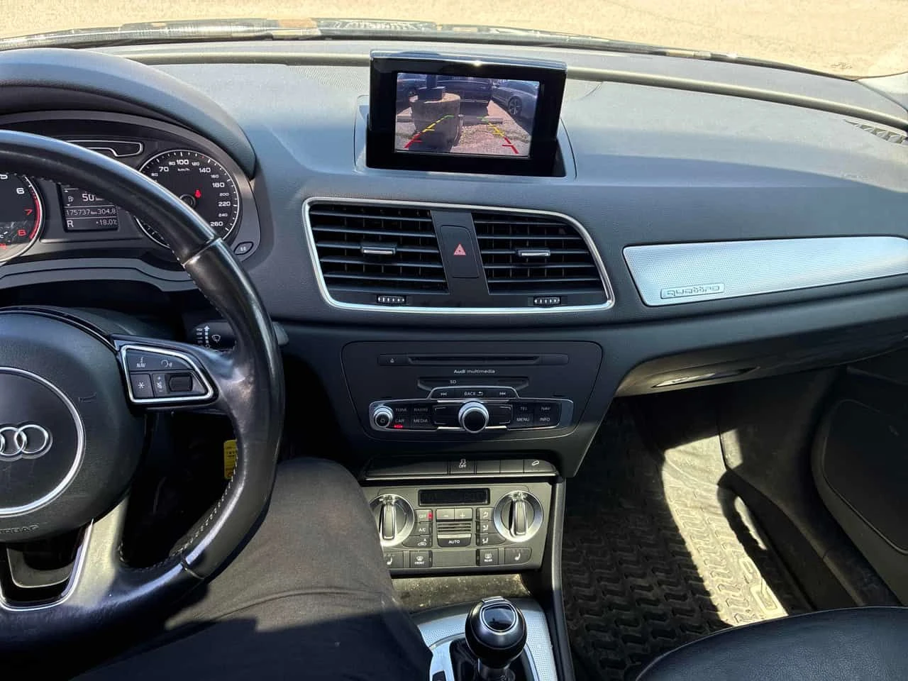 Audi Q3 * Progressiv * PANO* KEYLESS* ПОДГРЕВ* , снимка 9 - Автомобили и джипове - 54504614
