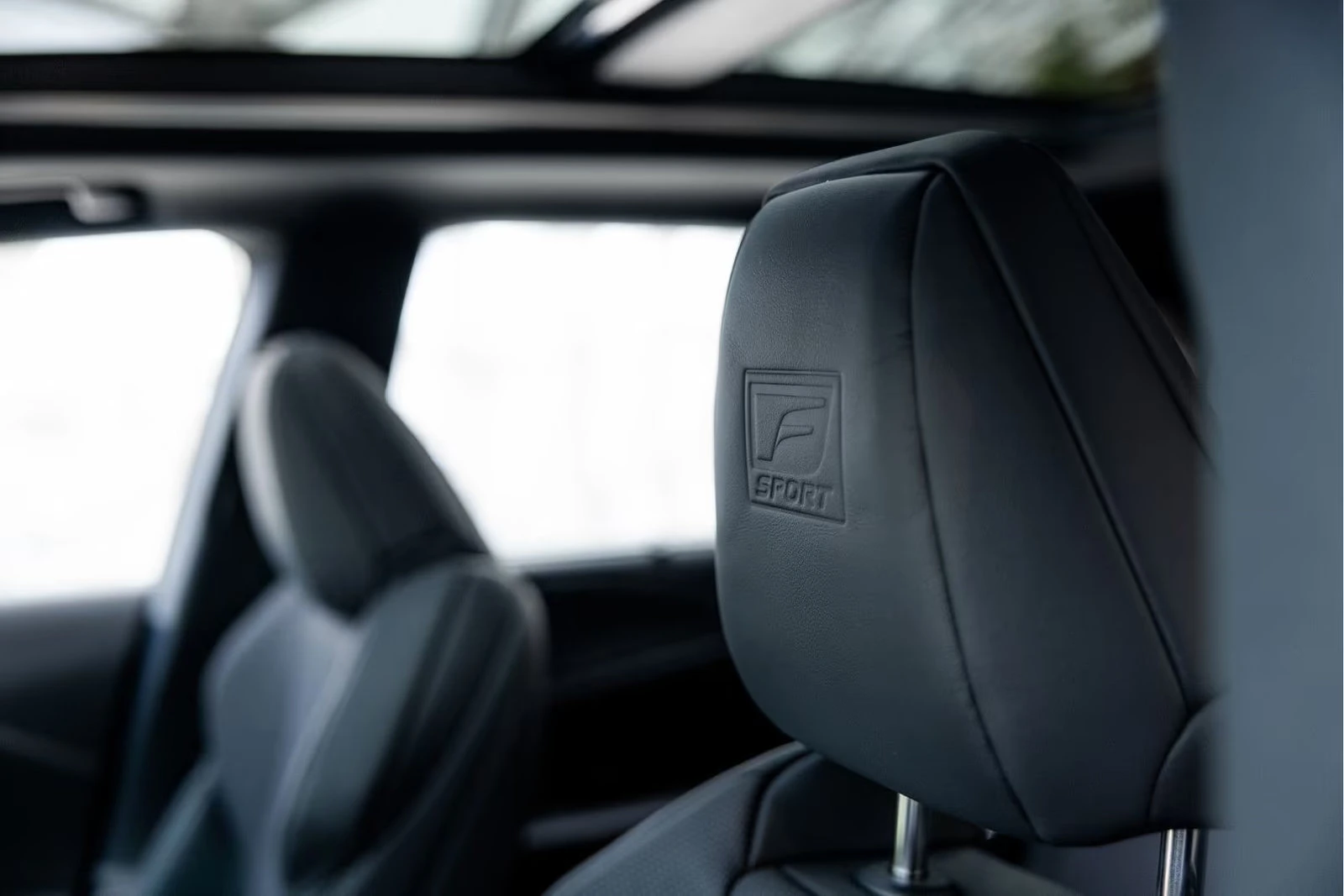 Lexus RX 500h F-SPORT/373HP/AWD/PANO/360/M.LEV/MEMO/HUD/339q, снимка 8 - Автомобили и джипове - 54681549
