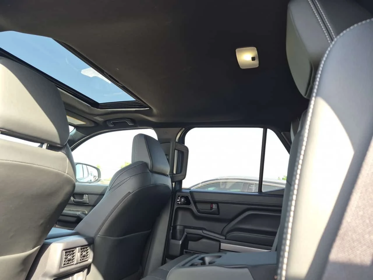 Toyota 4runner DISTRONIC| HUD| PANO| LANE ASSIST| 2 КЛЮЧА| , снимка 11 - Автомобили и джипове - 55325024