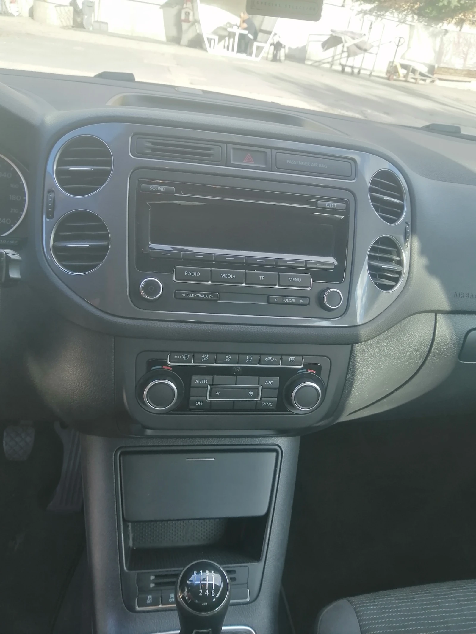VW Tiguan, снимка 9 - Автомобили и джипове - 56244879