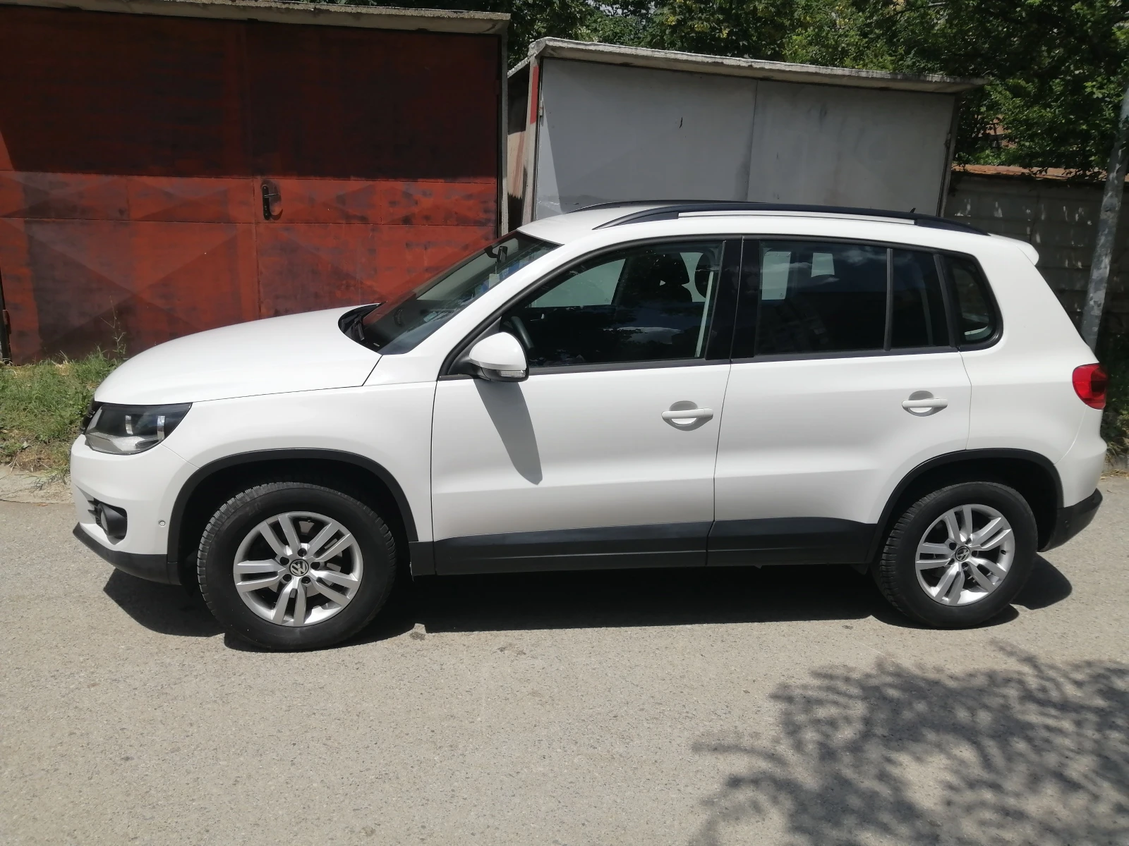 VW Tiguan, снимка 2 - Автомобили и джипове - 56244879