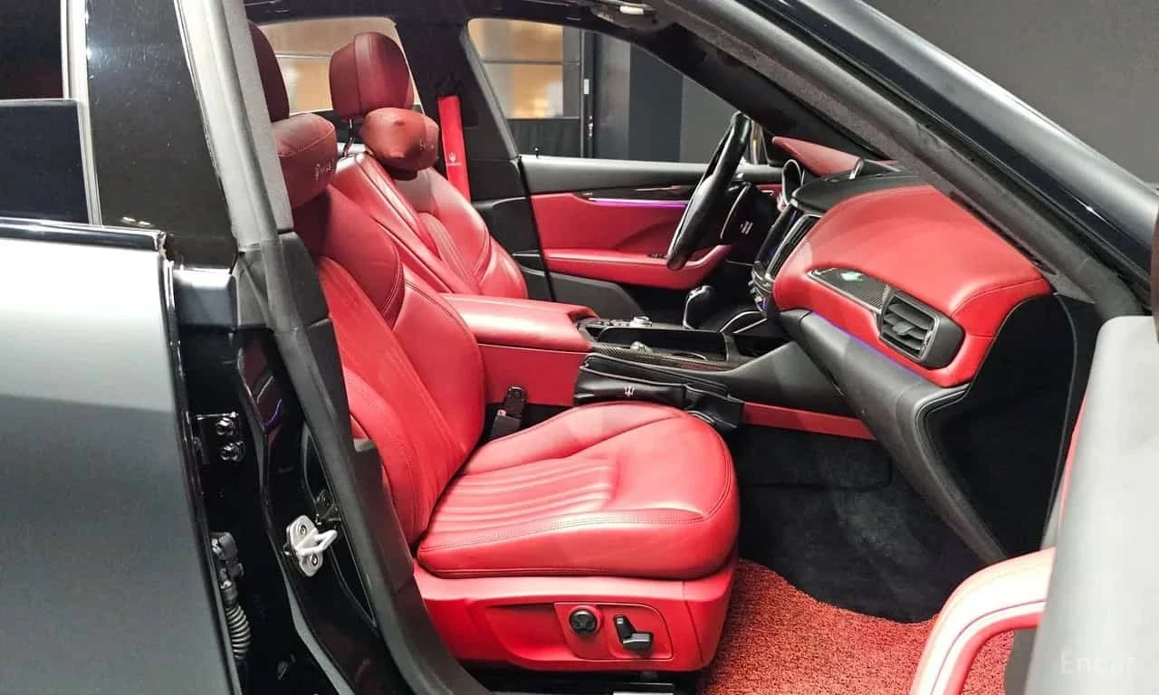 Maserati Levante * 3.0 AWD GranSport/ФИНАНСИРАНЕ, снимка 12 - Автомобили и джипове - 56301252
