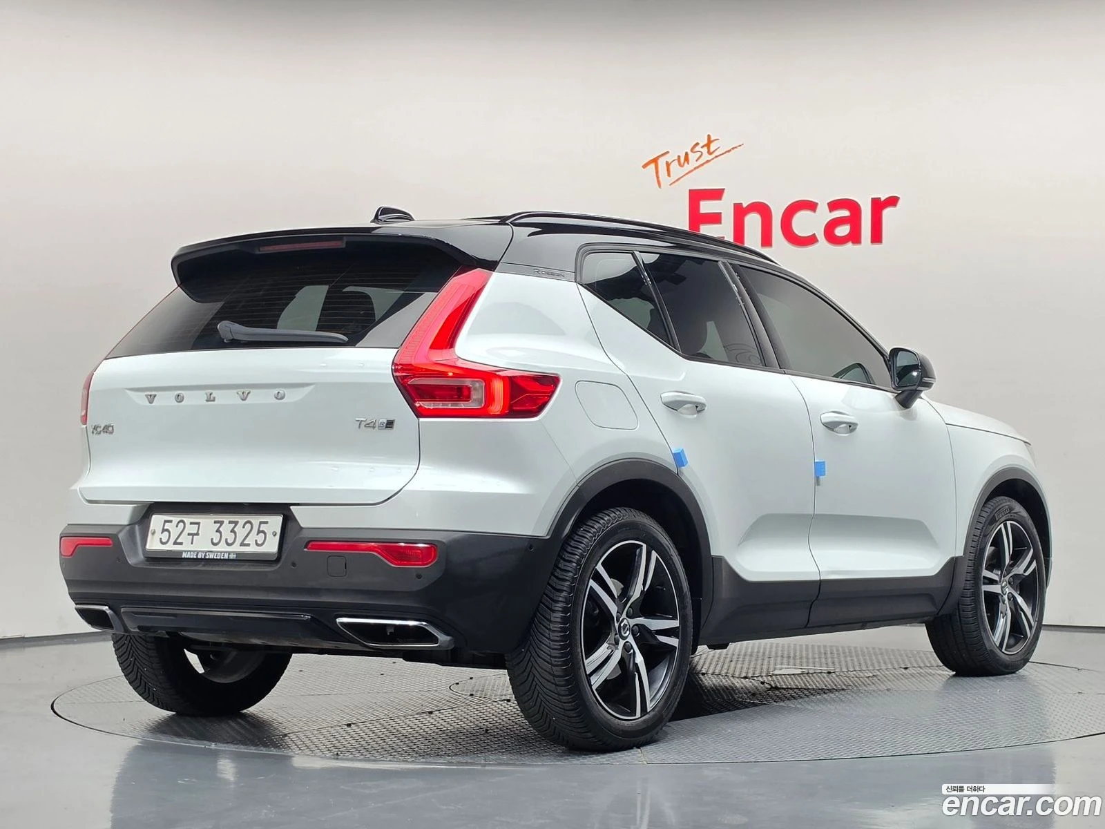 Volvo XC40 T4 R-Design, снимка 2 - Автомобили и джипове - 56570281