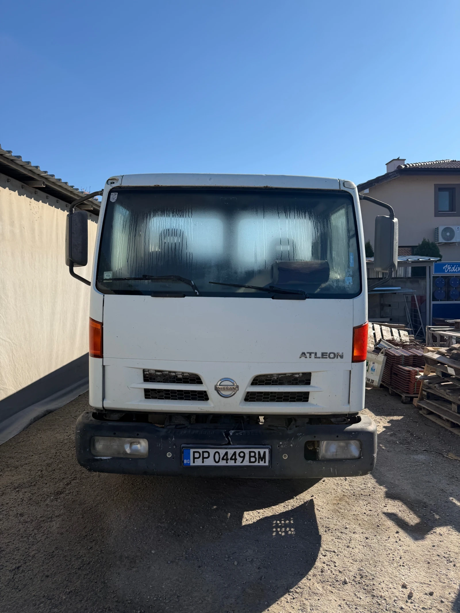 Nissan Atleon Самосвал - изображение 2