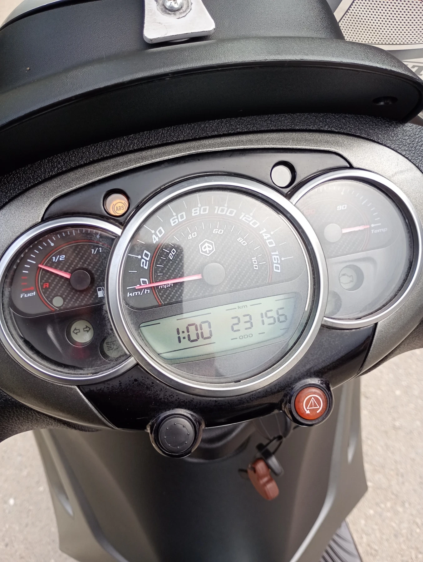Piaggio Beverly 350i.ABS 2017 , снимка 9 - Мотоциклети и мототехника - 54030919