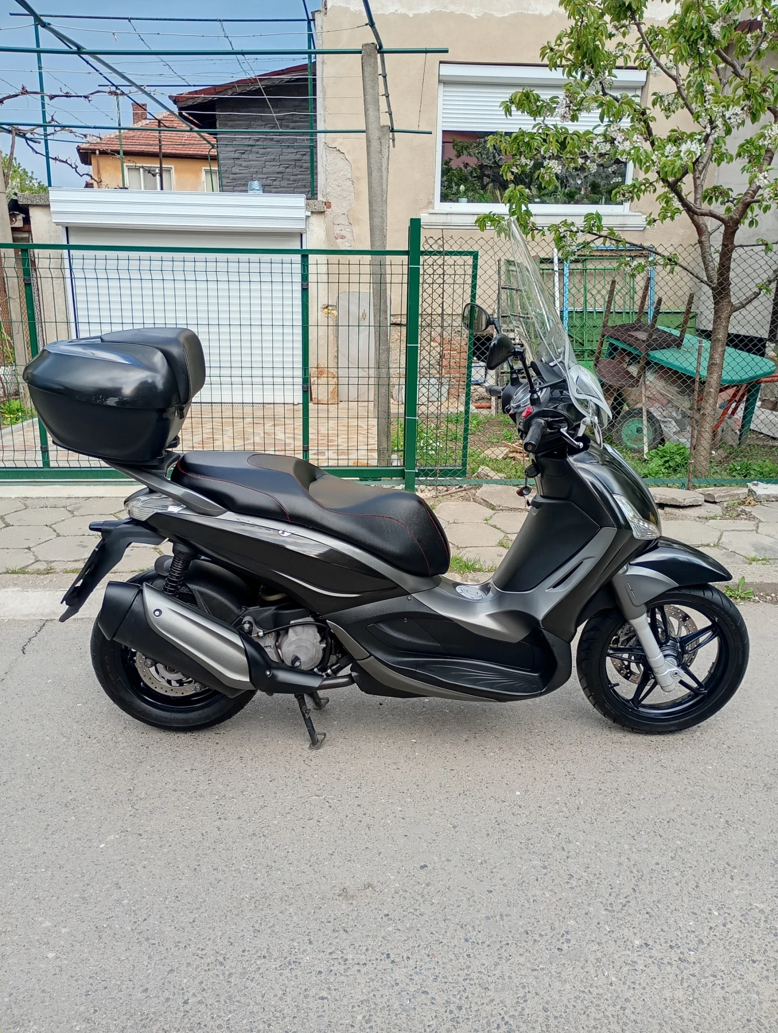 Piaggio Beverly 350i.ABS 2017 , снимка 11 - Мотоциклети и мототехника - 54030919
