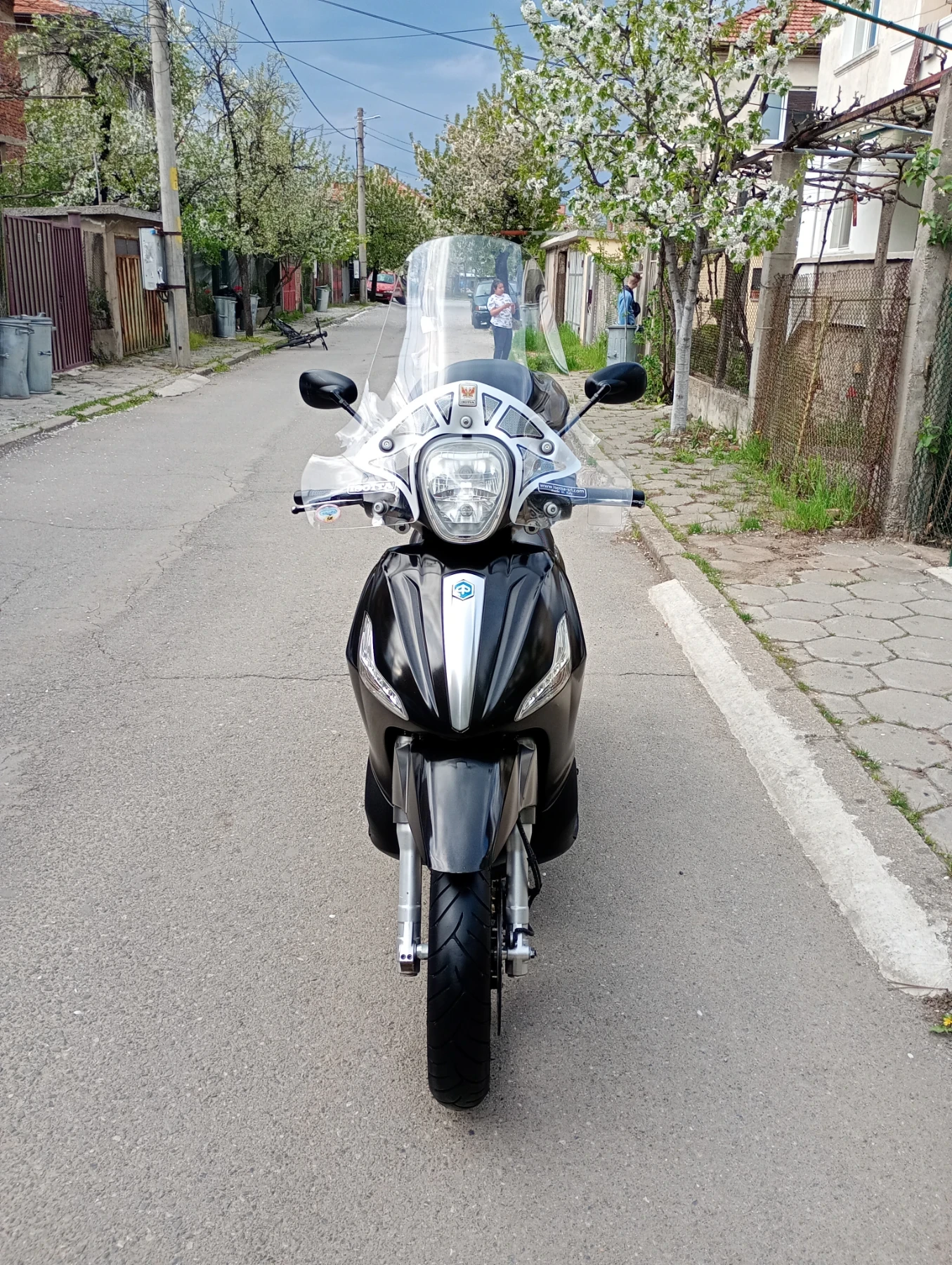 Piaggio Beverly 350i.ABS 2017 , снимка 16 - Мотоциклети и мототехника - 54030919