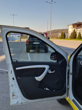 Dacia Logan * 1.6 Бензин-Газ * Много Запазен * 86 кс * Топ *  - 1900 € / 3716.08 лв. - 36529845 8