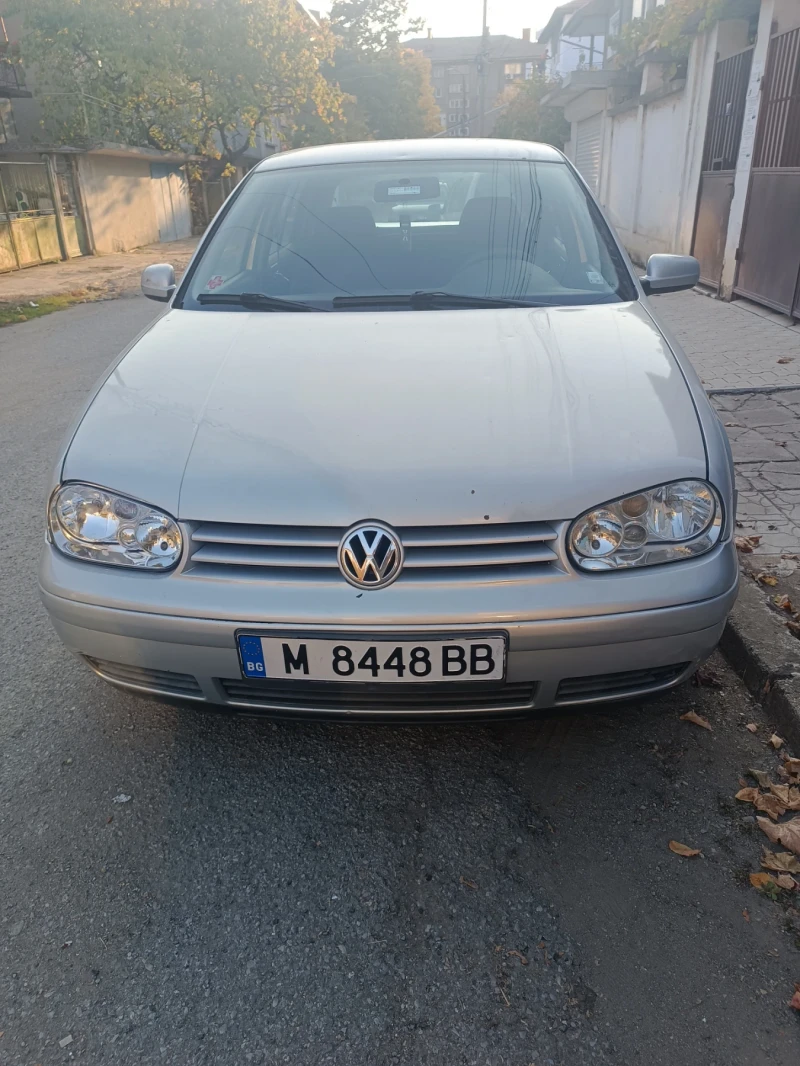 VW Golf, снимка 1 - Автомобили и джипове - 47817631