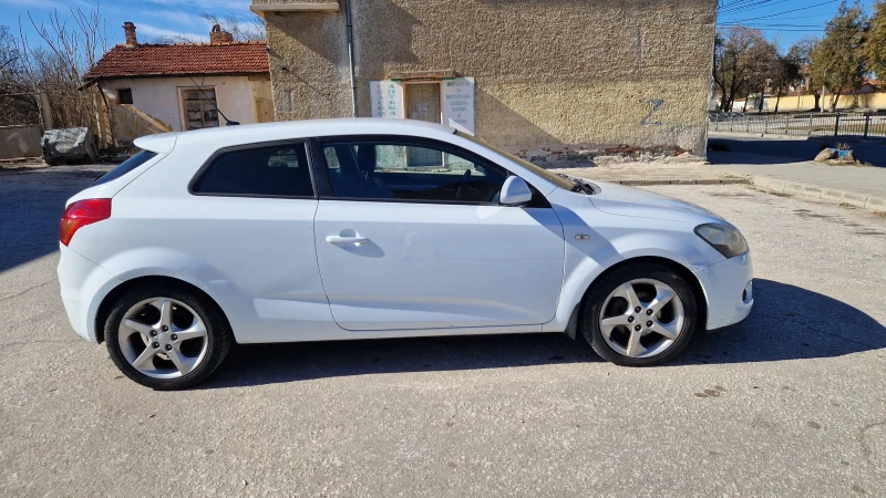 Kia Ceed 1.6 CRDI, снимка 8 - Автомобили и джипове - 49471515