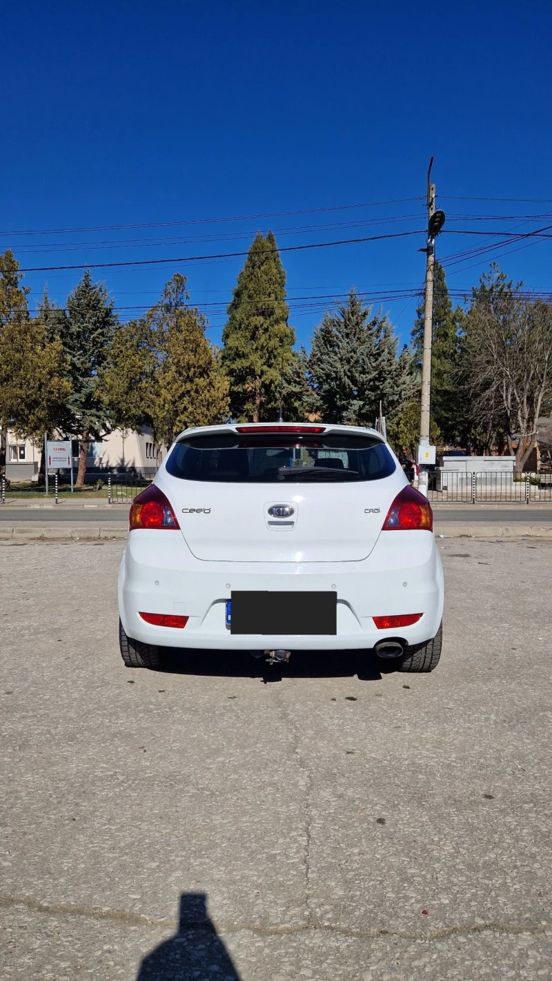 Kia Ceed 1.6 CRDI, снимка 6 - Автомобили и джипове - 49471515